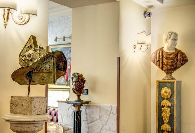 هتل Aurelius Art Gallery