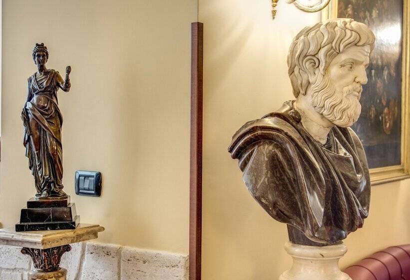 هتل Aurelius Art Gallery