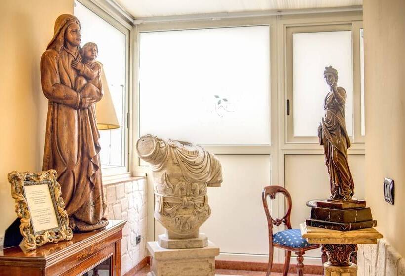 هتل Aurelius Art Gallery