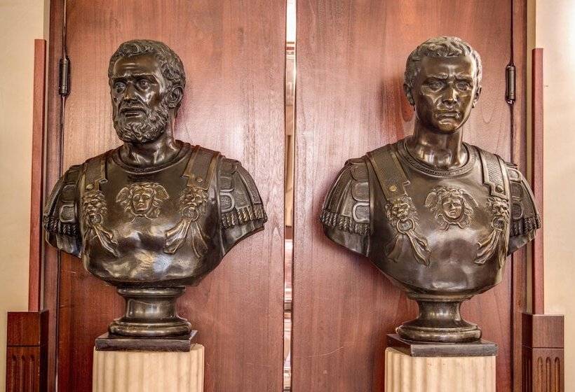 هتل Aurelius Art Gallery