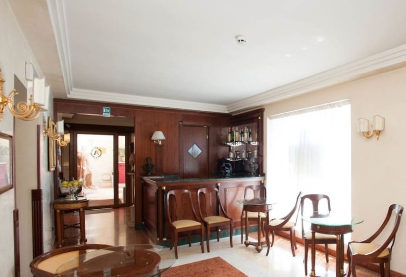 هتل Aurelius Art Gallery