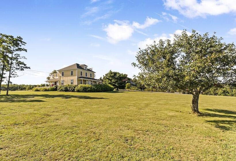 فندق Bayview Pines Country Inn B&b