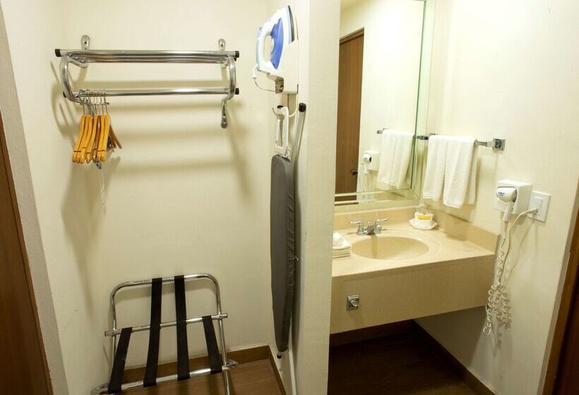 Отель Best Western Centro Monterrey