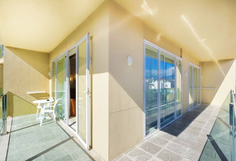 ホテル Bull Reina Isabel & Spa