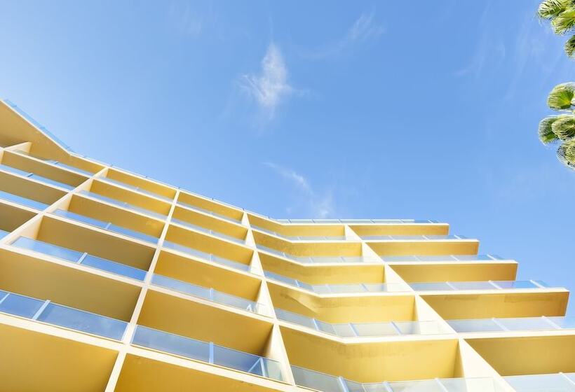 ホテル Bull Reina Isabel & Spa