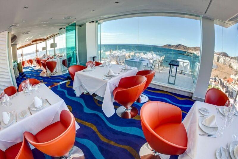 ホテル Bull Reina Isabel & Spa