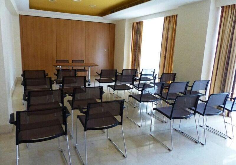 ホテル Bull Reina Isabel & Spa