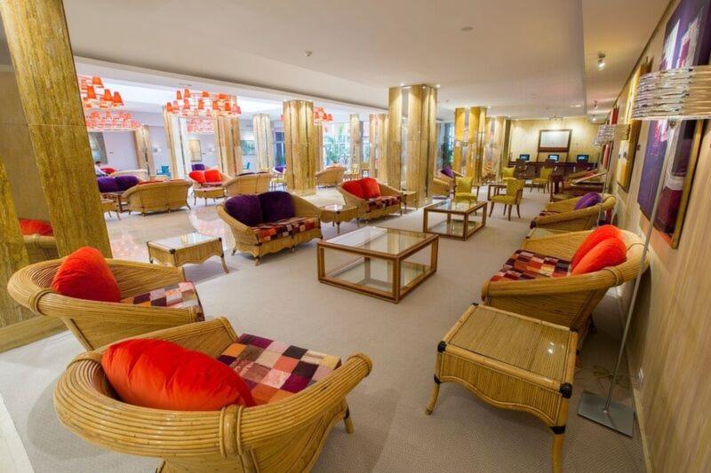 ホテル Bull Reina Isabel & Spa