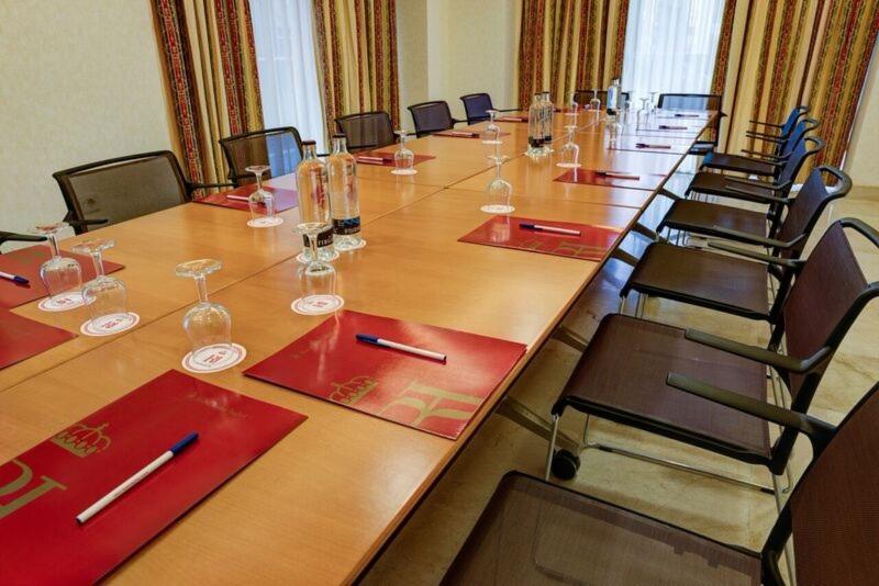 ホテル Bull Reina Isabel & Spa