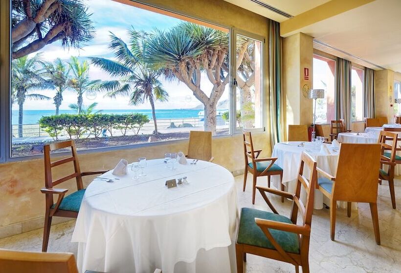 ホテル Bull Reina Isabel & Spa