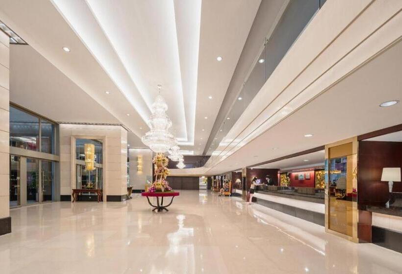 هتل Century Plaza