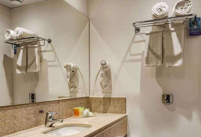 בית מלון כפרי Comfort Suites Vitoria