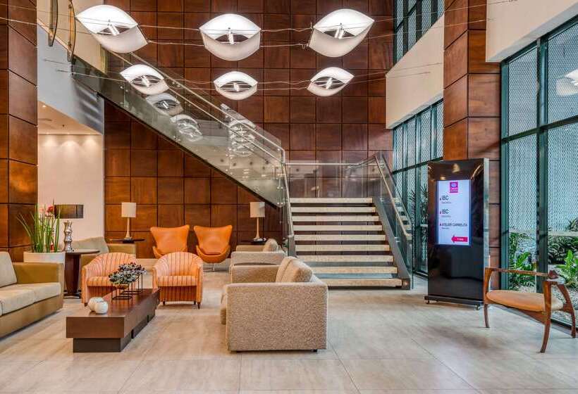 בית מלון כפרי Comfort Suites Vitoria