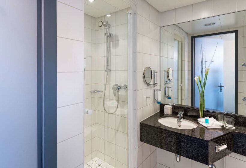 Отель Essential By Dorint Basel City