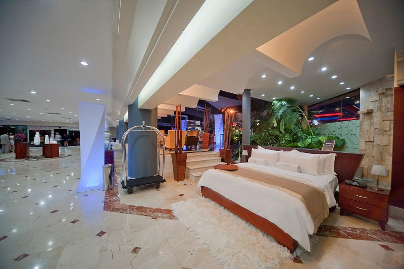 Отель Hodelpa Gran Almirante