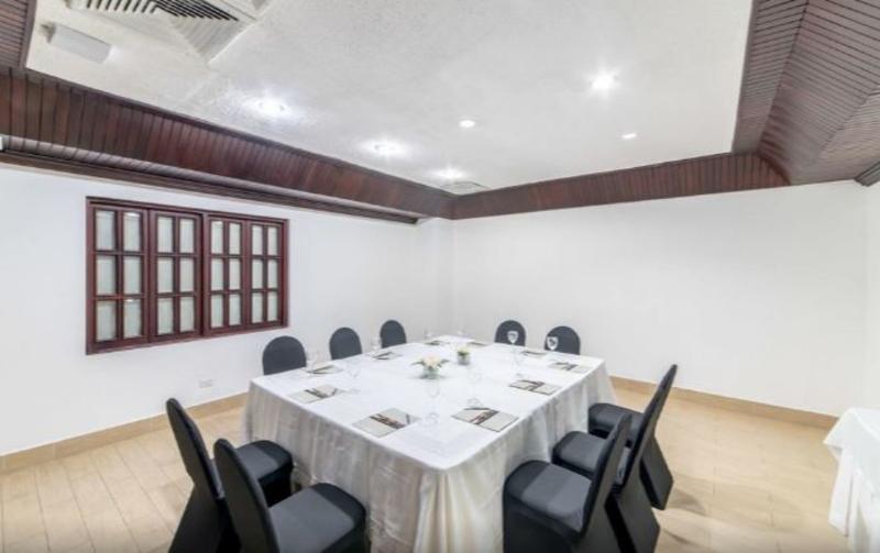 Отель Hodelpa Gran Almirante