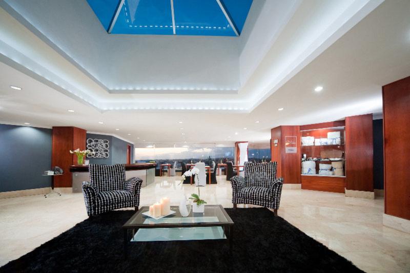 Отель Hodelpa Gran Almirante