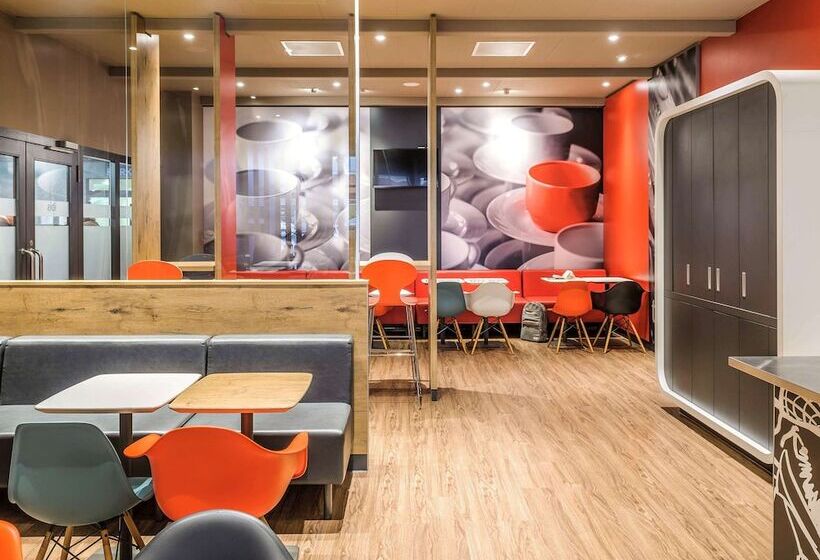 ホテル Ibis Baar Zug