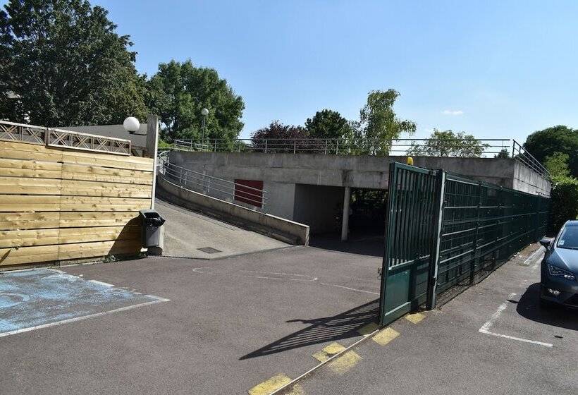 בית מלון כפרי Ibis Beaune Centre