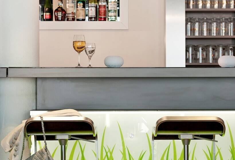 Отель Ibis Berlin Dreilinden