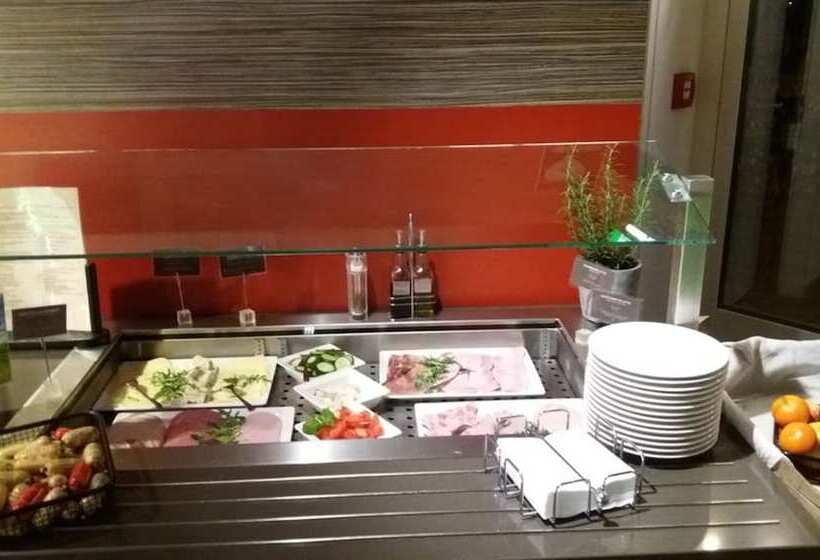 בית מלון כפרי Ibis Berlin Dreilinden