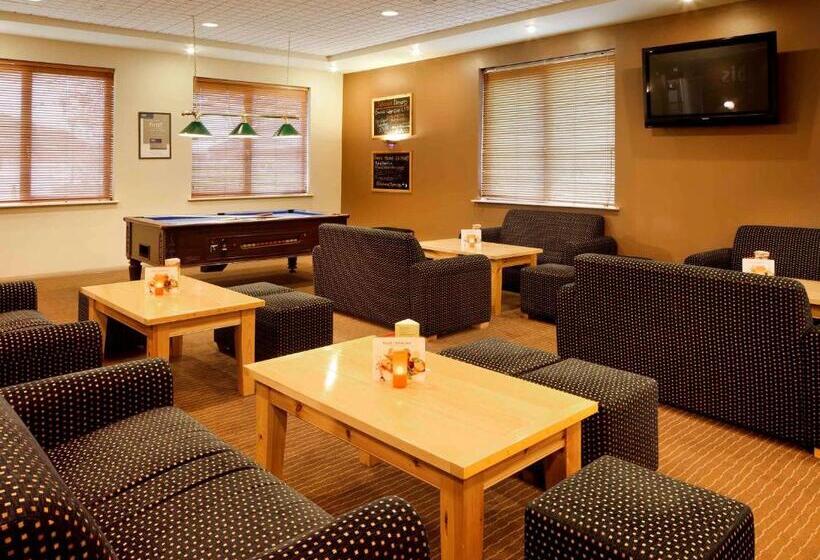 Отель Ibis Bradford Shipley