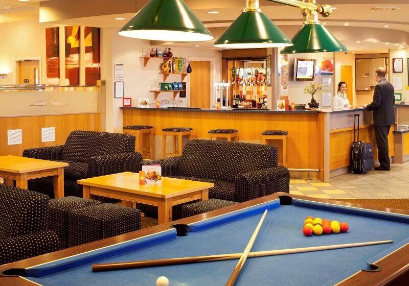 Отель Ibis Bradford Shipley