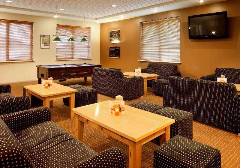 Отель Ibis Bradford Shipley