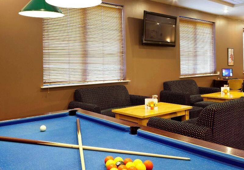 Отель Ibis Bradford Shipley