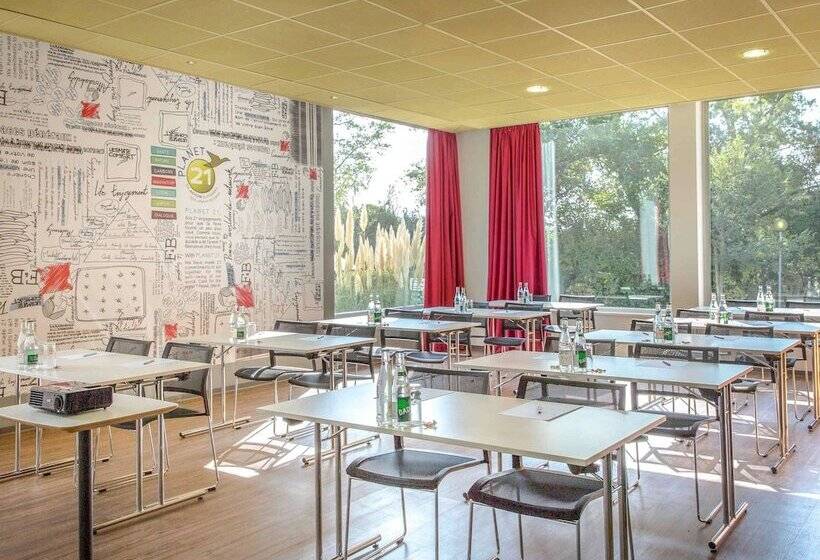 Отель Ibis Cavaillon Portes Du Luberon