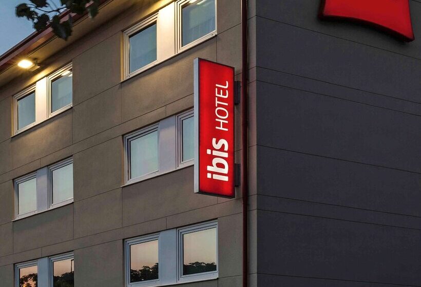 ホテル Ibis Cornella