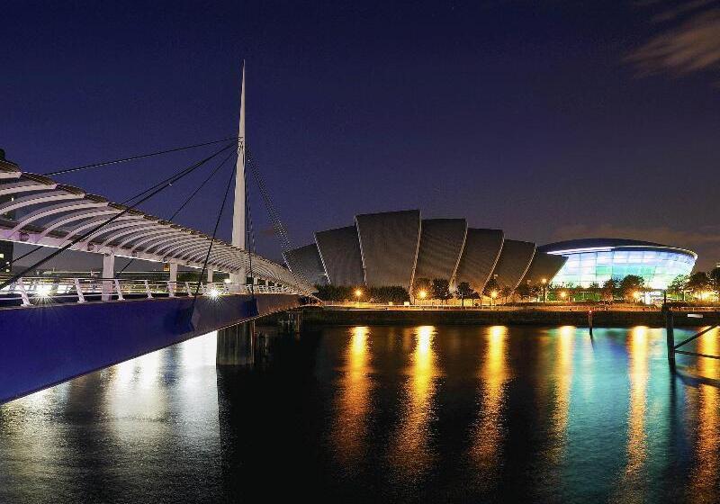 בית מלון כפרי Ibis Glasgow City Centre – Sauchiehall St