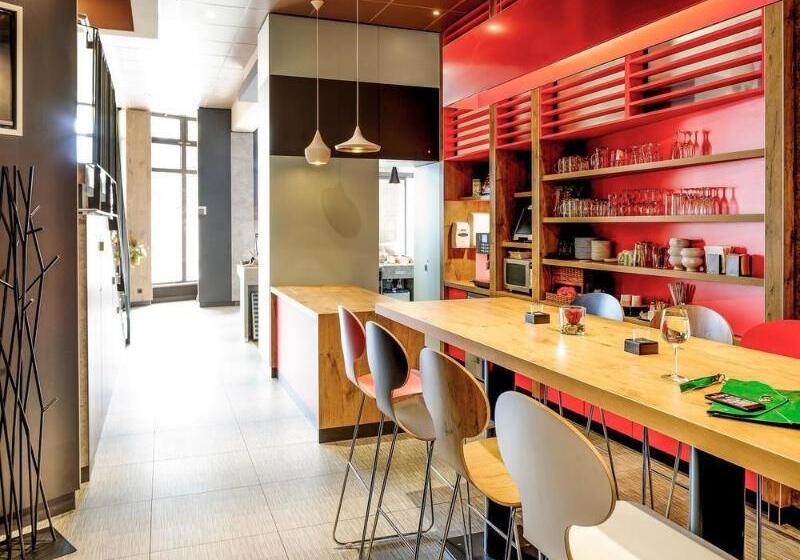 בית מלון כפרי Ibis Jena City