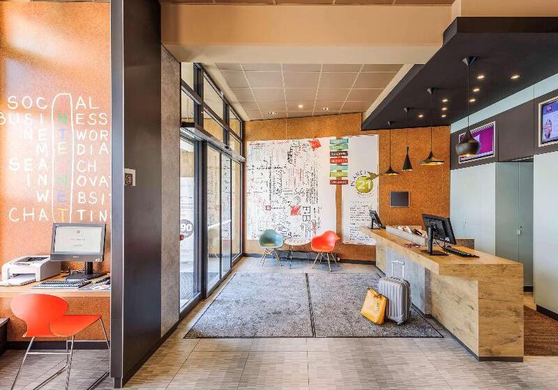 בית מלון כפרי Ibis Jena City