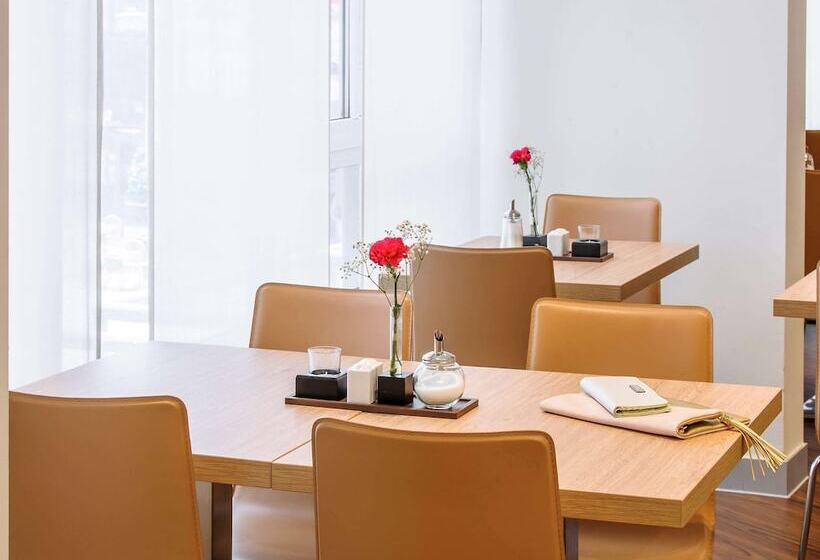 בית מלון כפרי Ibis Jena City