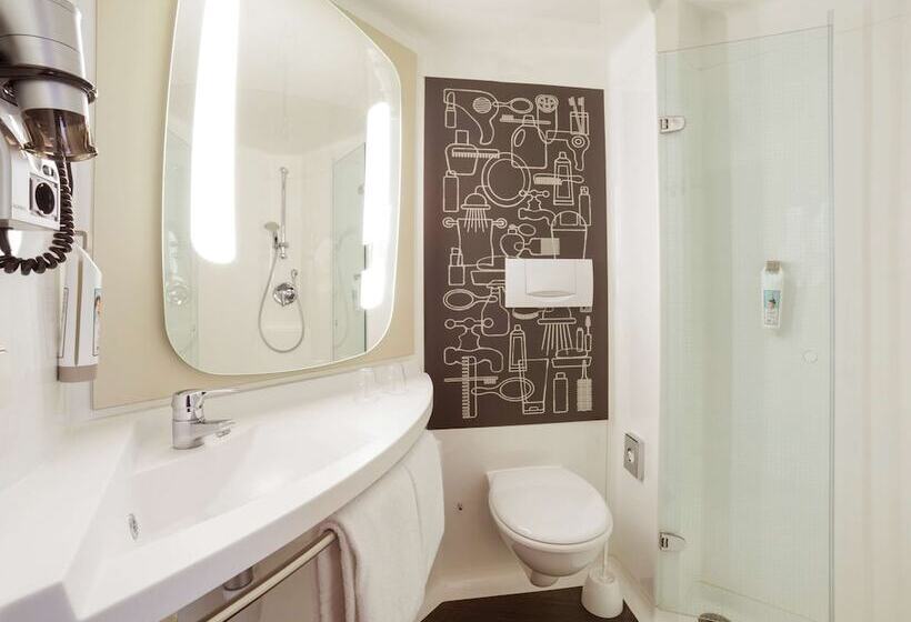 בית מלון כפרי Ibis Jena City