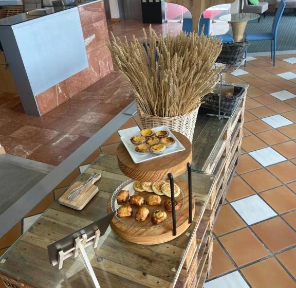 Отель Ibis Leiria Fatima