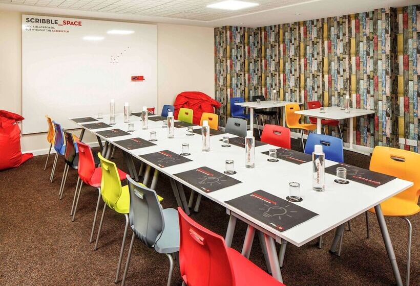 Отель Ibis Lincoln