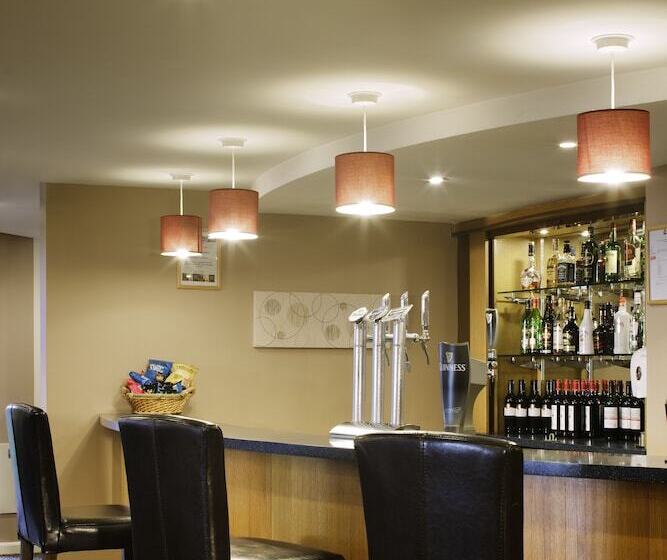 Отель Ibis Lincoln