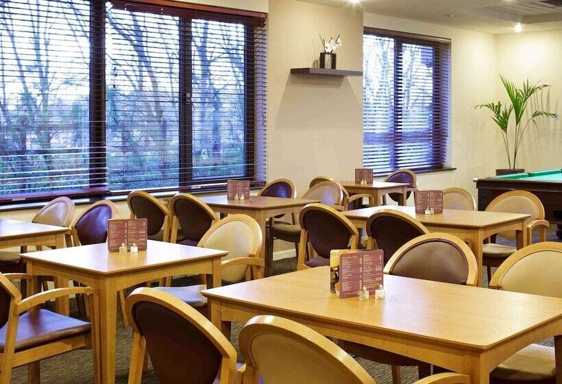 Отель Ibis Lincoln