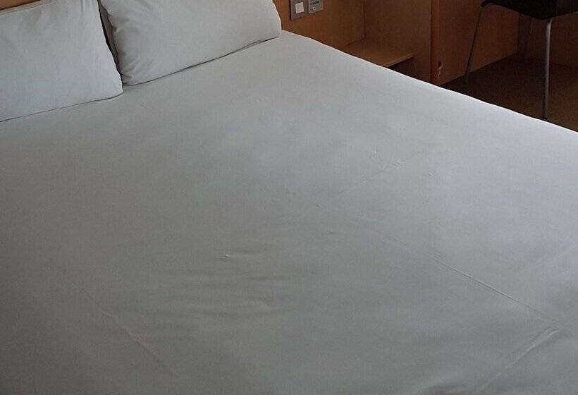 בית מלון כפרי Ibis Liverpool Centre Albert Dock – Liverpool One