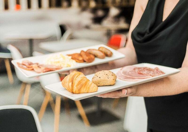 בית מלון כפרי Ibis Liverpool Centre Albert Dock – Liverpool One