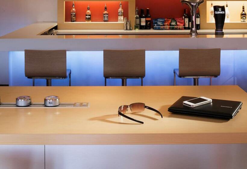 호텔 Ibis London Docklands Canary Wharf