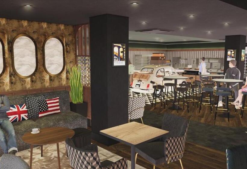 Отель Ibis Styles London Gatwick Airport