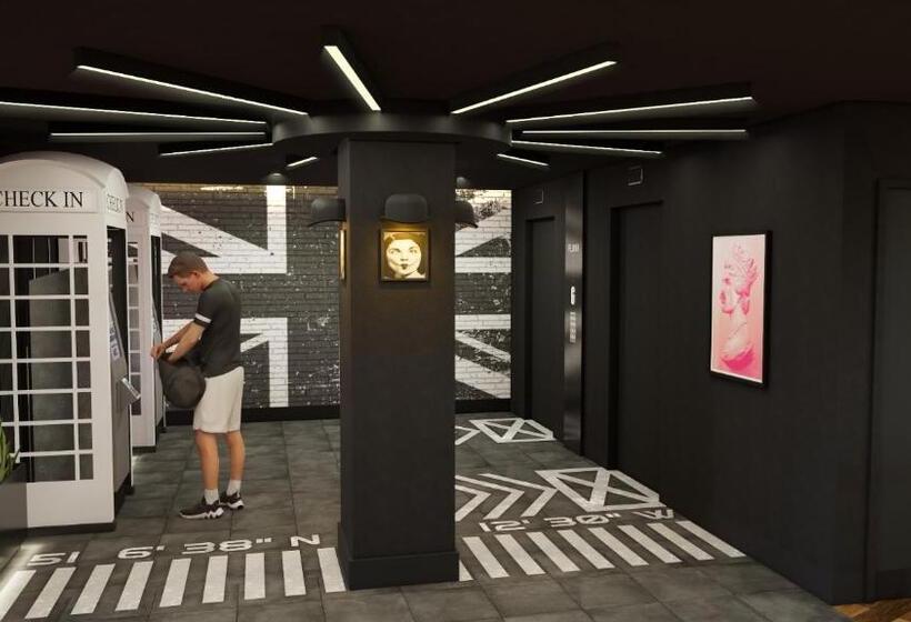 Отель Ibis Styles London Gatwick Airport