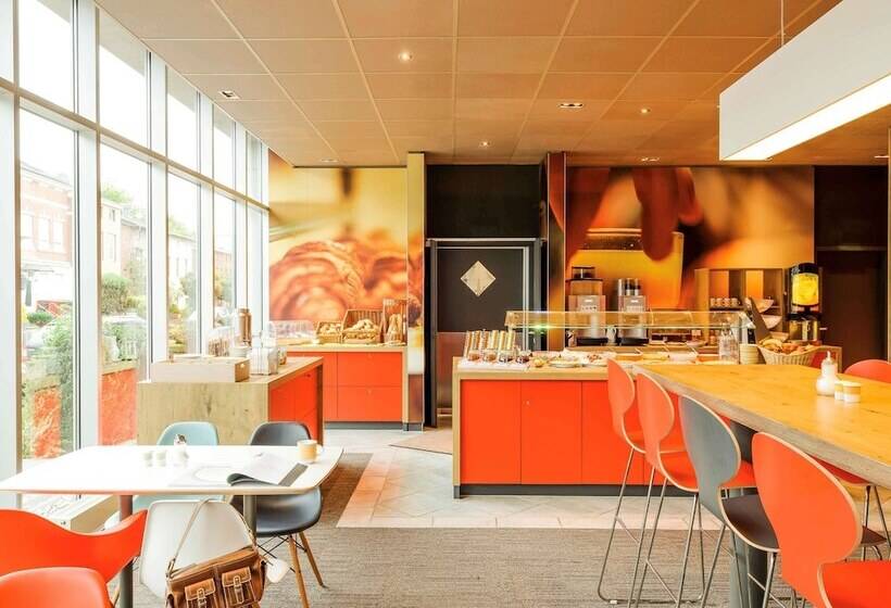 בית מלון כפרי Ibis Luebeck City