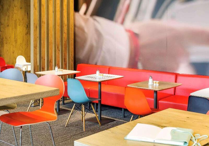 בית מלון כפרי Ibis Luebeck City