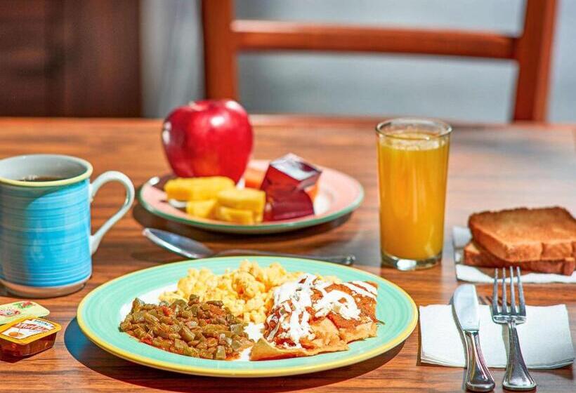 Отель Ibis Monterrey Aeropuerto