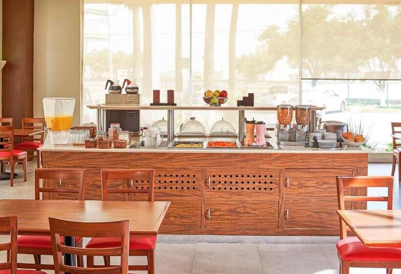 Отель Ibis Monterrey Aeropuerto