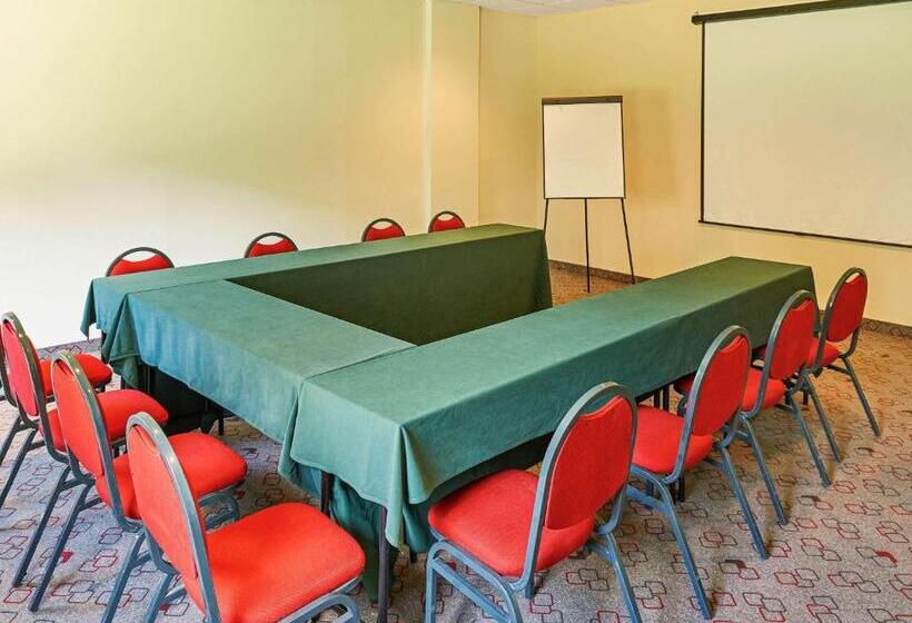 Отель Ibis Monterrey Aeropuerto